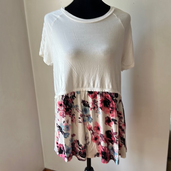 Color Block Floral Top - Picture 1 of 6
